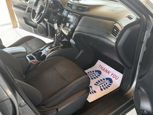 Used 2019 Nissan Rogue S w/ Special Edition Package FWD image 18