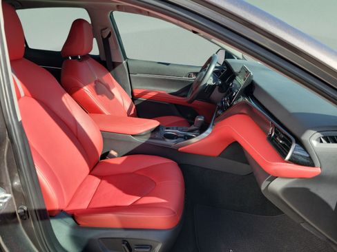 Used 2022 Toyota Camry XSE FWD image 27