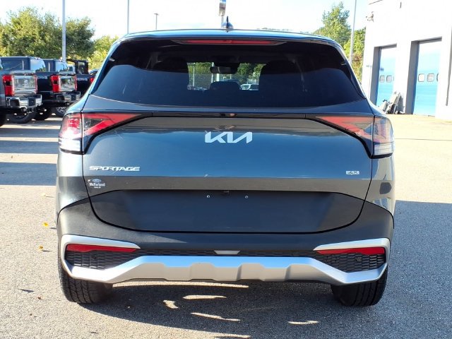 Used 2024 Kia Sportage LX AWD/4WD image 4