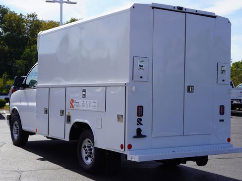 New 2025 GMC Savana 3500 w/ Power Convenience Package image 7