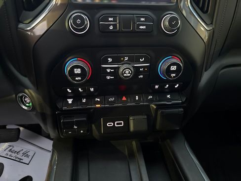 Used 2023 Chevrolet Silverado 3500 High Country image 23