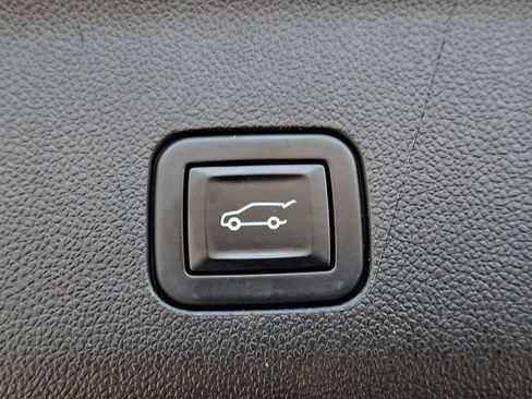 Used 2022 Cadillac Escalade ESV Sport w/ LPO, ONYX Package AWD/4WD image 32