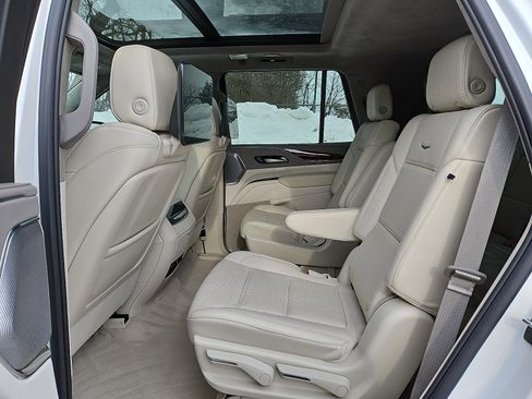 Certified 2024 Cadillac Escalade Sport Platinum image 10