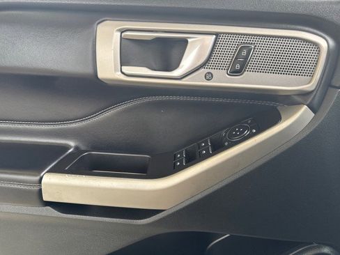 Used 2023 Ford Explorer Limited image 10