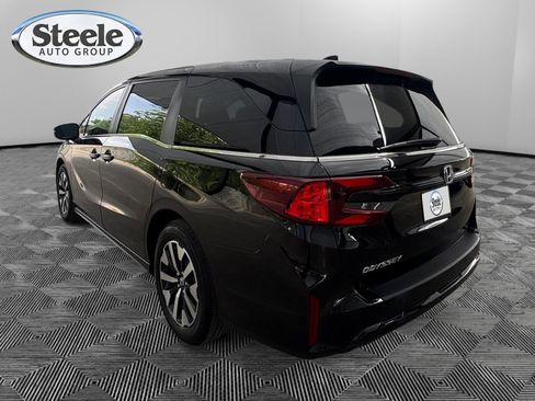 Used 2026 Honda Odyssey EX-L image 3