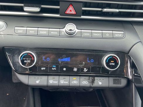 Certified 2023 Hyundai Elantra SEL w/ Convenience Package FWD image 27