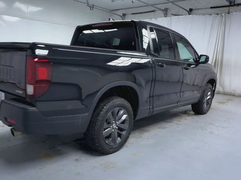 Used 2025 Honda Ridgeline Sport image 8