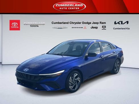 Used 2025 Hyundai Elantra Sport image 4