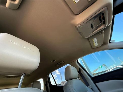 Used 2019 GMC Acadia Denali image 23