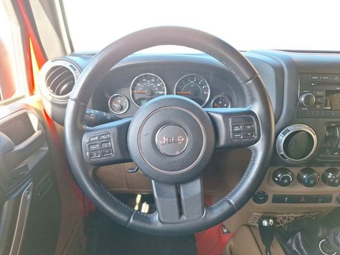 Used 2016 Jeep Wrangler Unlimited Sahara w/ Connectivity Group image 12