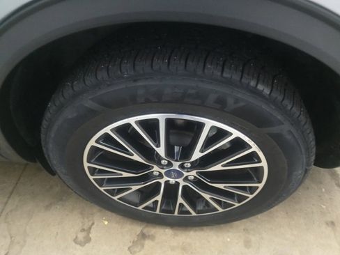 Used 2022 Ford Escape SEL image 13