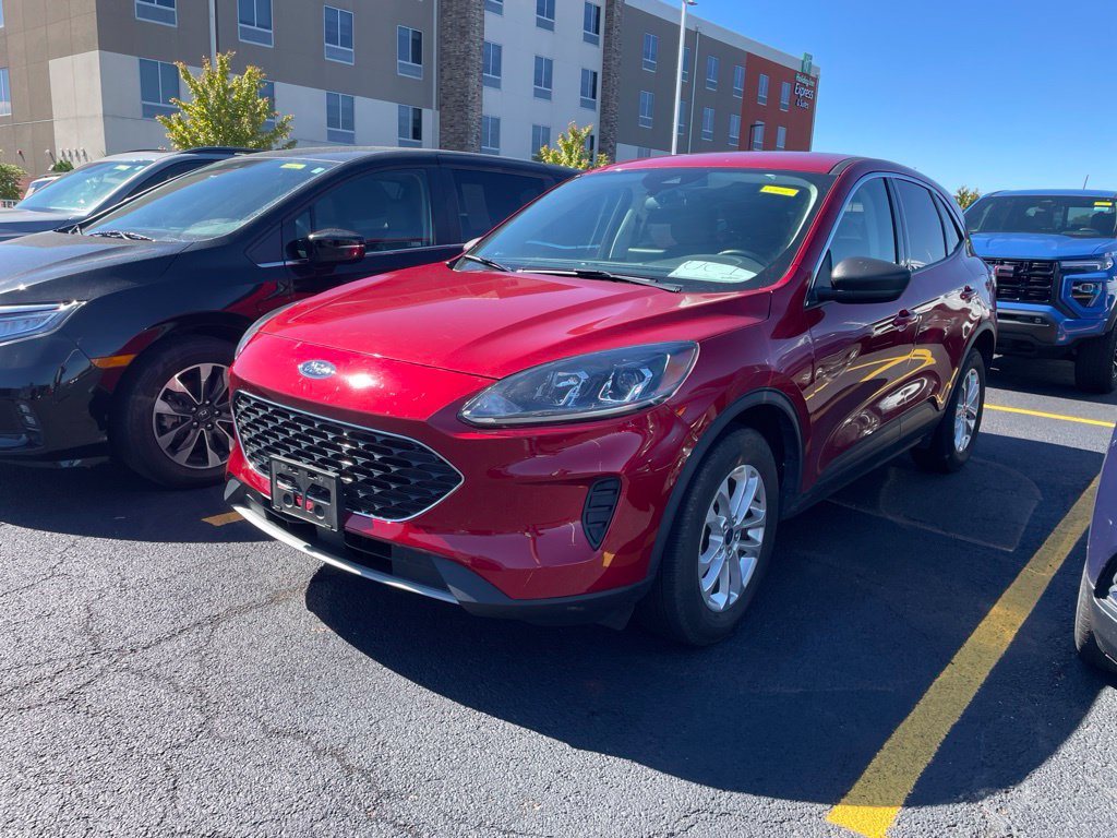 Certified 2022 Ford Escape SE w/ Cold Weather Package AWD/4WD image 2