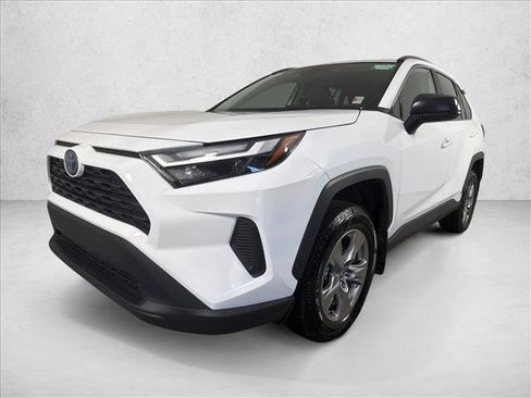 Used 2024 Toyota RAV4 LE AWD/4WD image 7