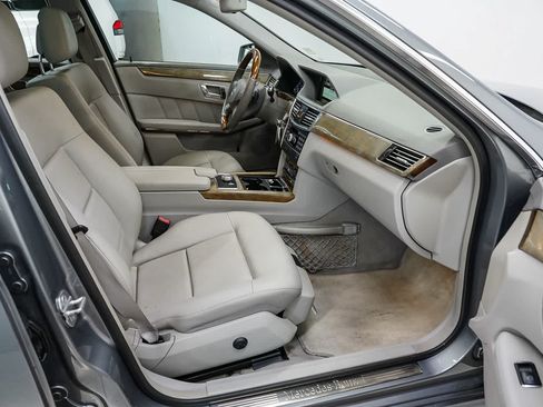 Used 2011 Mercedes-Benz E 350 Sedan image 17