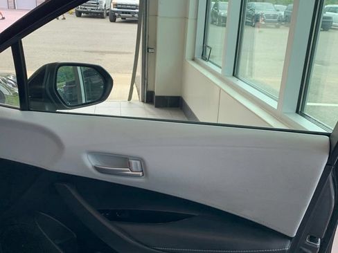 Used 2025 Toyota Corolla SE w/ SE Package FWD image 20