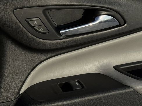 Used 2018 Chevrolet Equinox Premier image 20