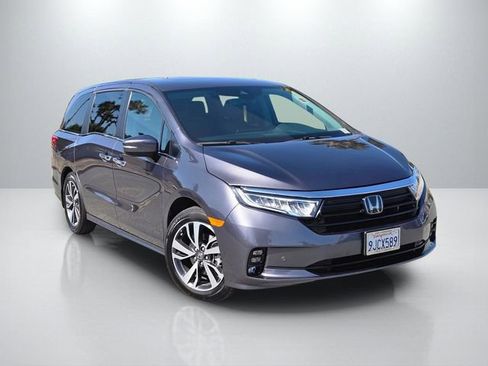 Used 2024 Honda Odyssey Touring image 1
