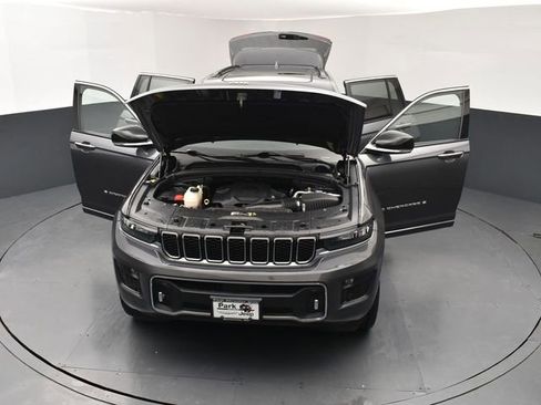 Used 2023 Jeep Grand Cherokee Overland AWD/4WD image 26