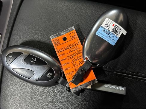 Used 2025 Hyundai Tucson SE AWD/4WD image 38