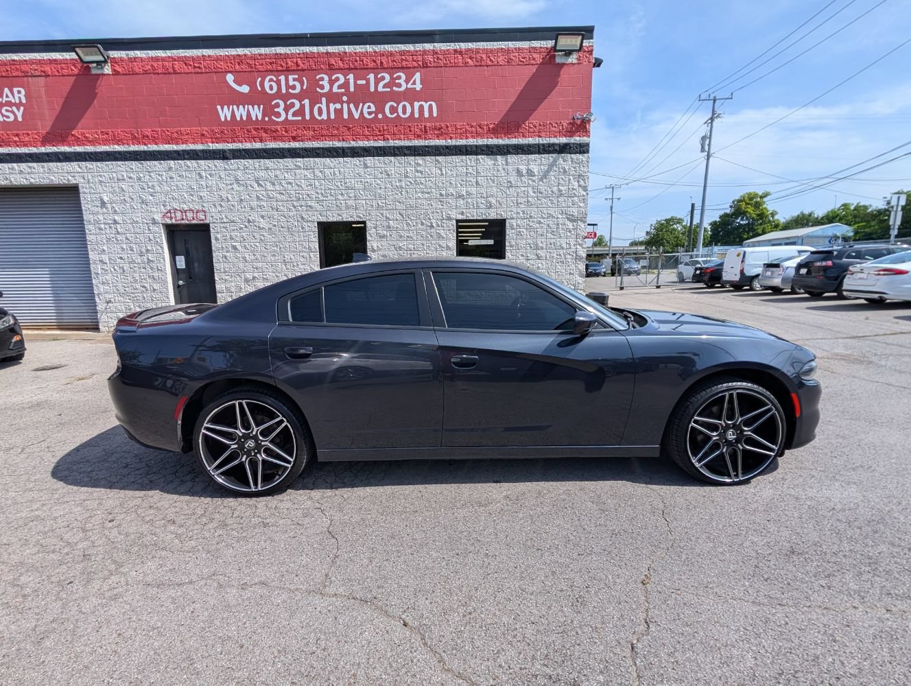 Used 2019 Dodge Charger SXT AWD/4WD image 5