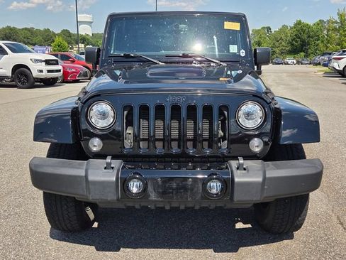 Used 2018 Jeep Wrangler Sahara AWD/4WD image 8