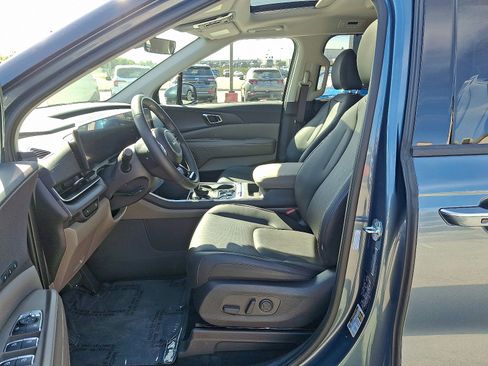 Used 2025 Kia Carnival SX image 14