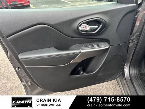 Used 2021 Jeep Cherokee Latitude Lux FWD image 14