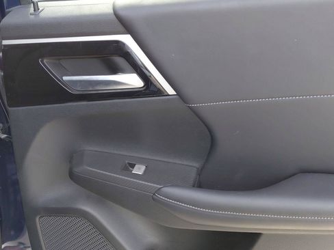 Used 2024 Mitsubishi Outlander SE AWD/4WD image 16