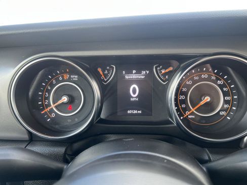 Used 2022 Jeep Gladiator Willys image 14