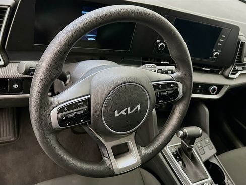 Used 2025 Kia Sportage LX image 18