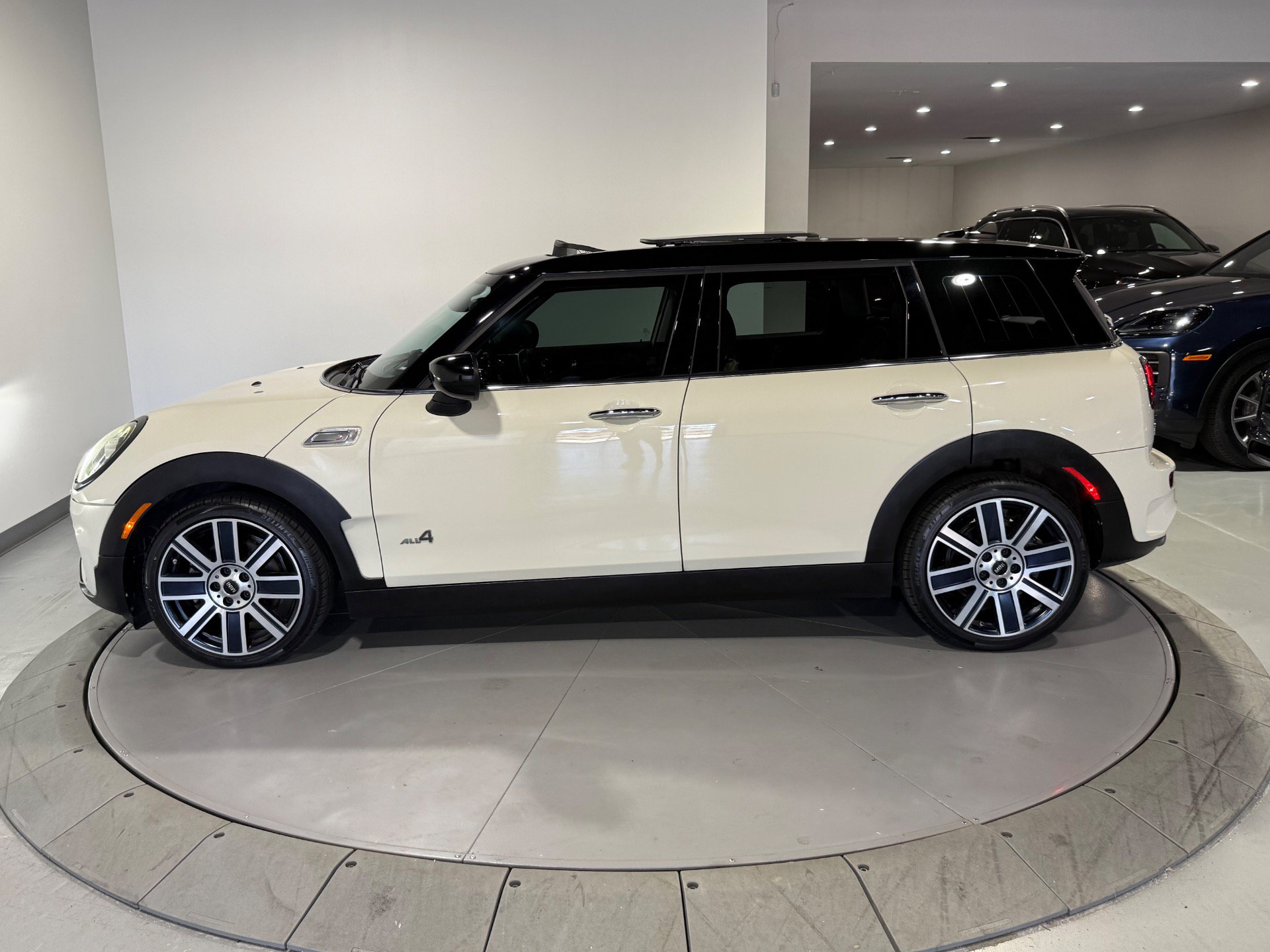 Used 2020 MINI Cooper Clubman S AWD/4WD image 9