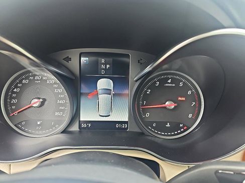 Used 2019 Mercedes-Benz GLC 300 4MATIC image 18