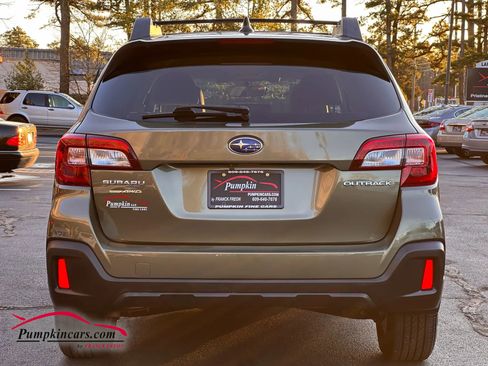 Used 2019 Subaru Outback 2.5i Premium image 15
