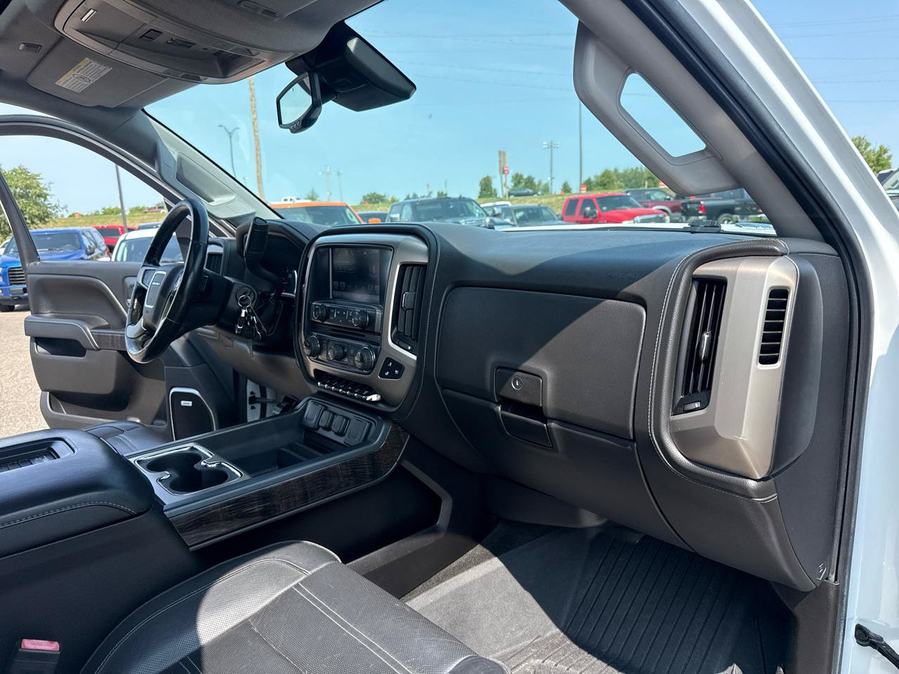 Used 2016 GMC Sierra 2500 Denali w/ Duramax Plus Package AWD/4WD image 39