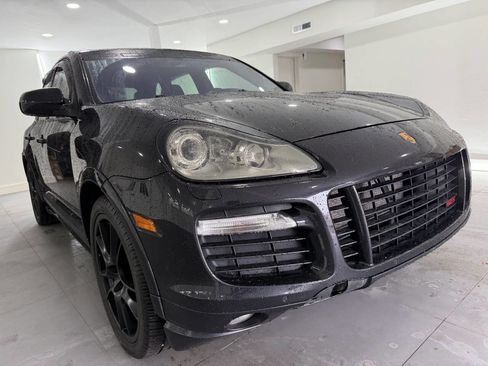 Used 2009 Porsche Cayenne GTS image 11