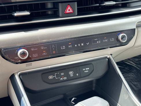 New 2027 Kia Carnival SX w/ Dark Edition Package FWD image 32