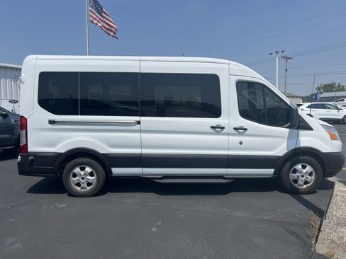Used 2019 Ford Transit 350 XLT image 8