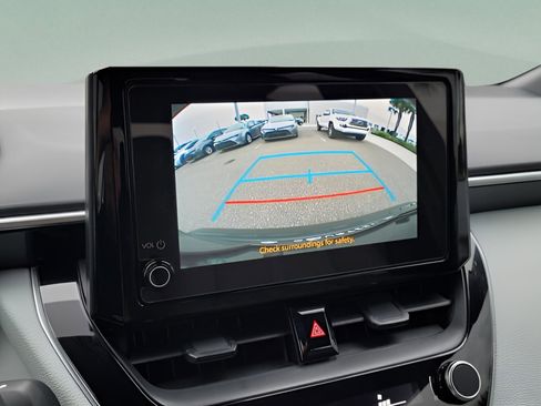 Certified 2025 Toyota Corolla SE image 17