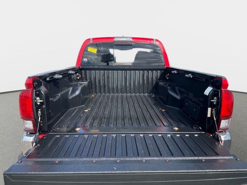 Used 2019 Toyota Tacoma SR5 RWD image 14