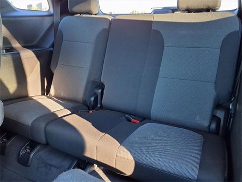 Used 2023 Chevrolet Traverse LT image 20
