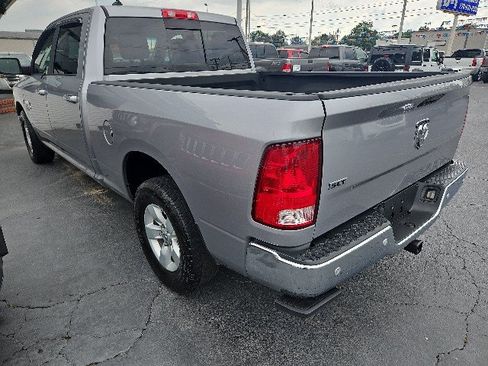 Used 2020 RAM 1500 Classic SLT w/ Luxury Group RWD image 4
