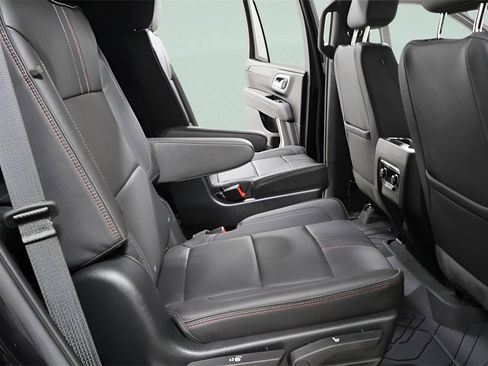 Used 2022 Chevrolet Tahoe RST w/ Luxury Package image 32