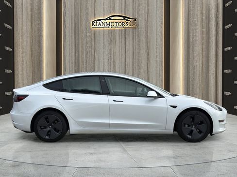 Used 2023 Tesla Model 3 Standard Range RWD image 9