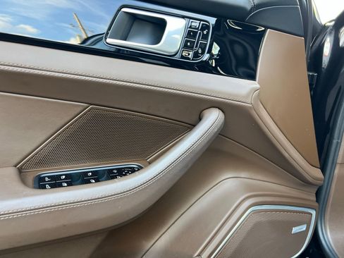 Used 2018 Porsche Panamera 4S image 29