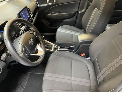 Used 2025 Hyundai Venue SEL FWD image 18