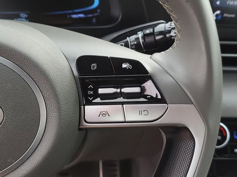 Certified 2025 Hyundai Elantra Sport image 25