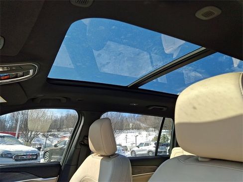 Used 2023 Jeep Grand Cherokee L Limited image 14