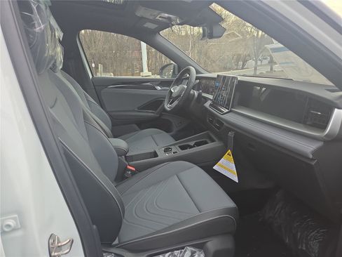 New 2026 Volkswagen Tiguan SE R-Line AWD/4WD image 27
