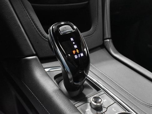 Certified 2025 Cadillac XT6 Luxury image 21