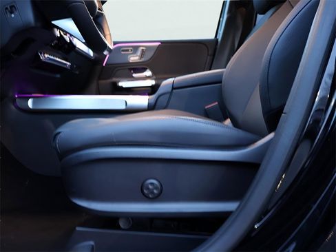 New 2025 Mercedes-Benz GLB 250 4MATIC image 37